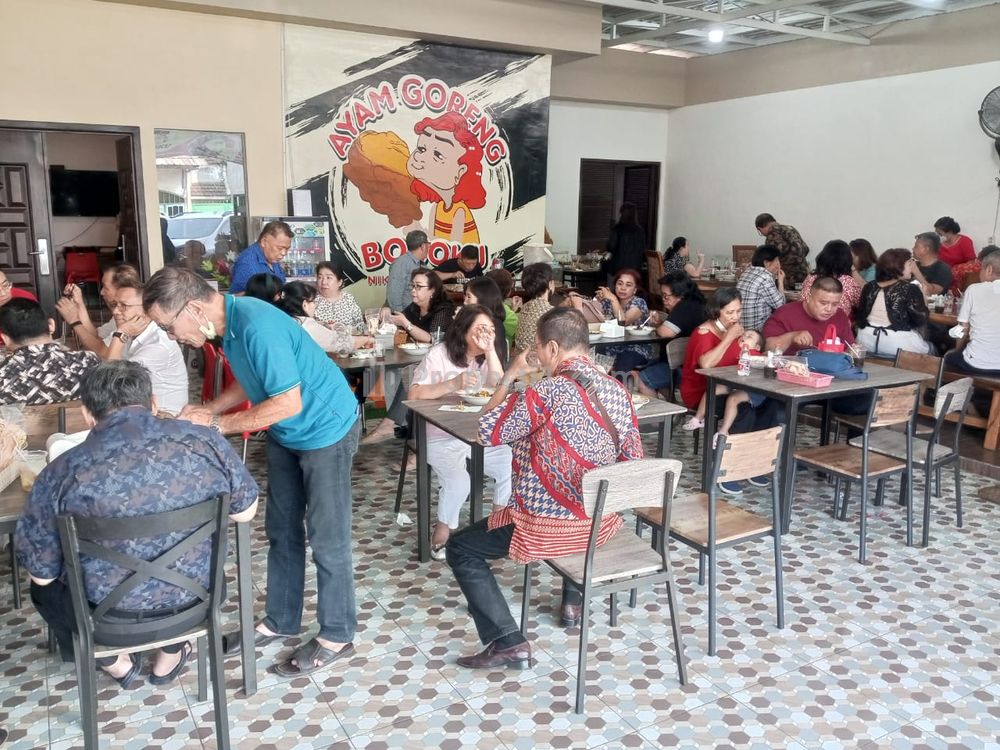 Jual Cepat Murah Tempat Usaha Rumah Makan atau Depot Ramai di Wisma Lidah Kulon, Surabaya Barat