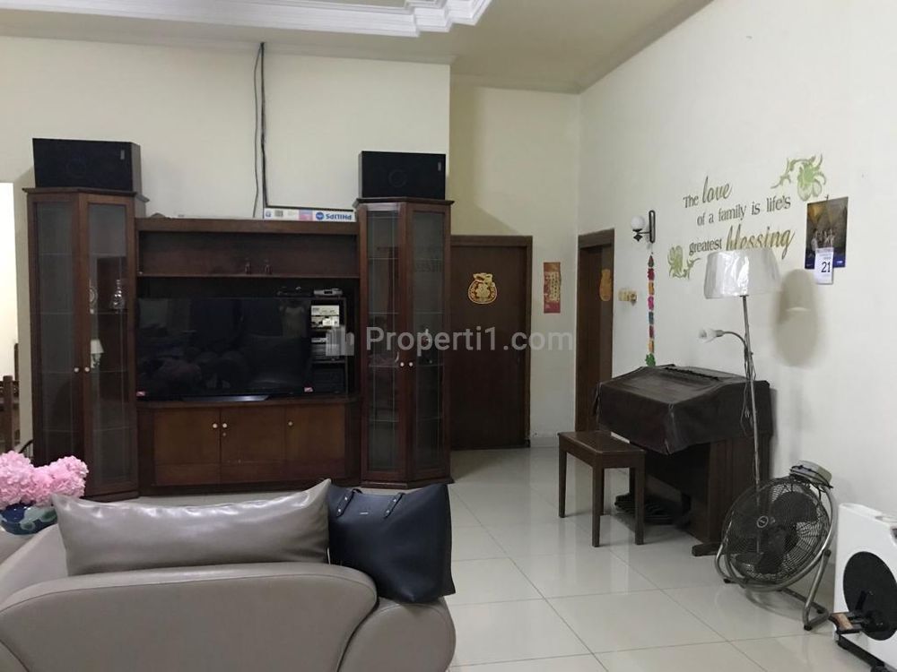 Jual Rumah Dharmahusada Indah Lebar 15 Meter (Setara 14,45 Juta / m2), Dekat Galaxy Mall Surabaya