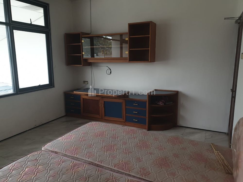 Sewa Murah Rumah Besar di Permata Hijau Kebayoran Lama Jakarta Selatan - Luas Tanah 1080m2, Bangunan 800m2
