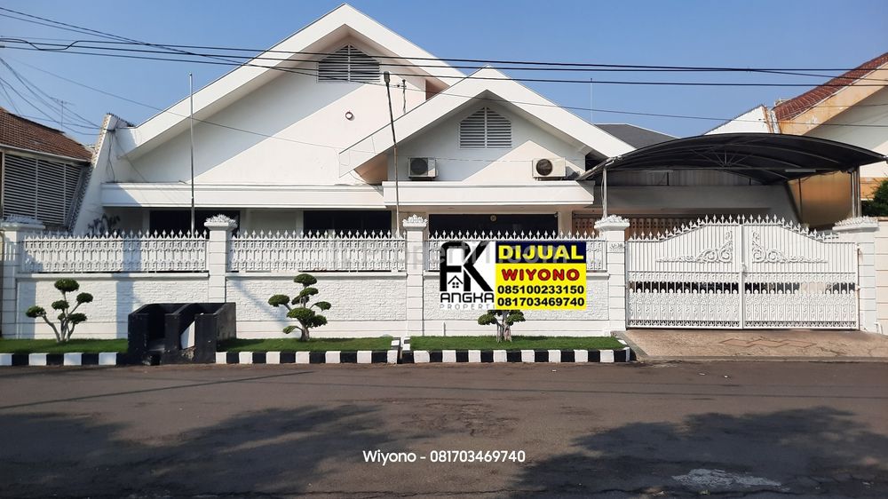 Jual Rumah di Dharmahusada Indah Lebar 17 Meter, Depan Ruang Terbuka Taman Hijau, Dekat Galaxy Mall Surabaya