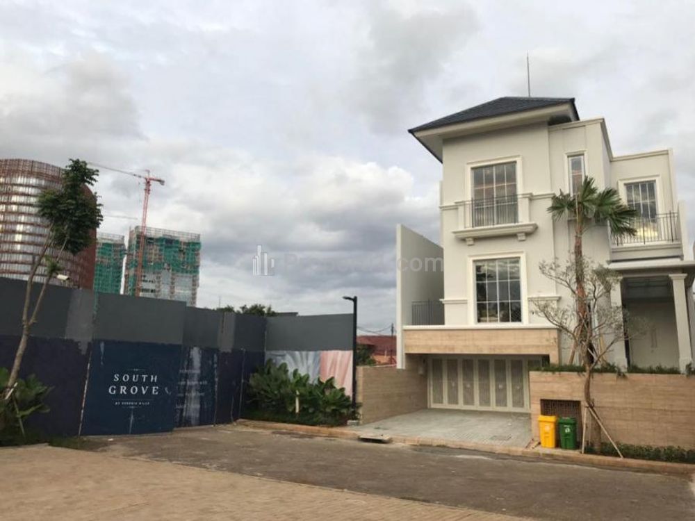 Dijual Rumah 3 Lantai Siap Huni Furnish Lengkap dengan Lift di Lebak Bulus, Cilandak, Jakarta Selatan