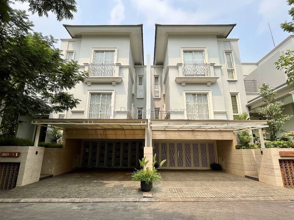 Dijual Rumah 3 Lantai Sudah Furnish dan Private Lift di Cilandak Jakarta Selatan