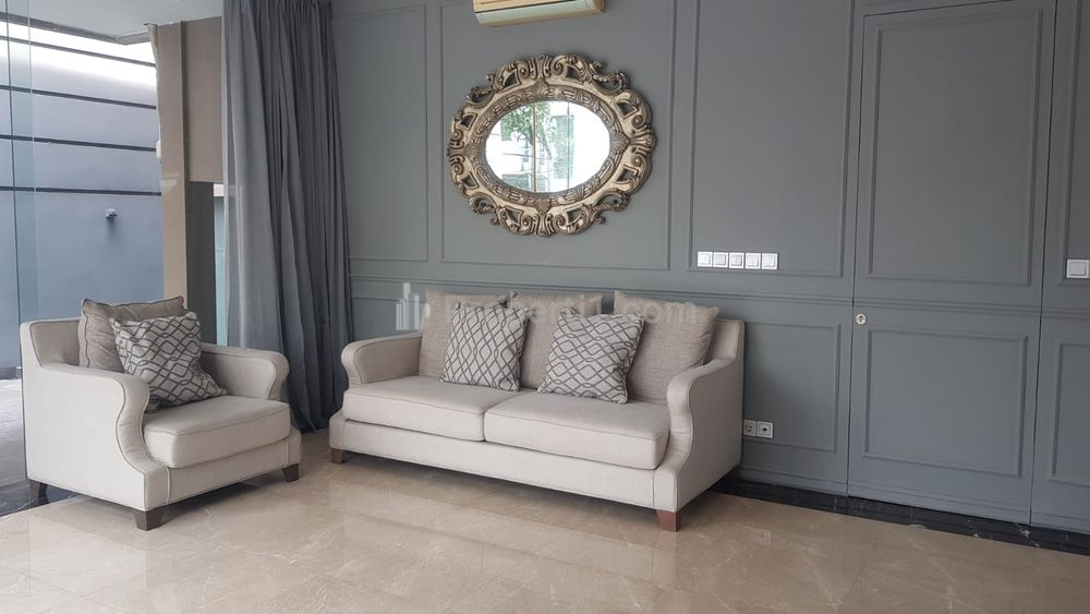 Jual Rumah Siap Huni Mewah Kolam Renang Luas Tanah 410 m2, Bangunan 550 m2 di Permata Hijau, Simprug, Kebayoran Lama, Jakarta Selatan