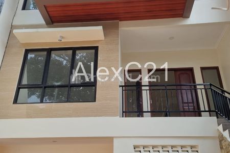 Dijual Rumah Baru 2 Unit Bersebelahan (Bisa Pilih) di Jagakarsa (Dekat Kebun Binatang Ragunan), Jagakarsa, Jakarta Selatan