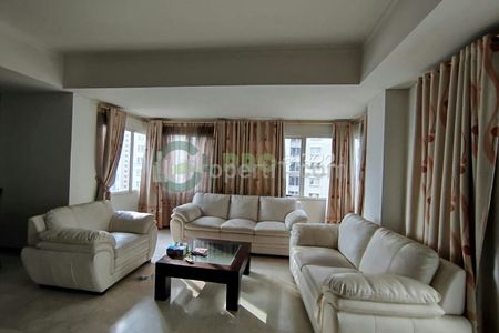 Disewakan Apartemen Royal Mediterania Garden Tipe 3+1 Kamar Private Lift Best Price, Furnished