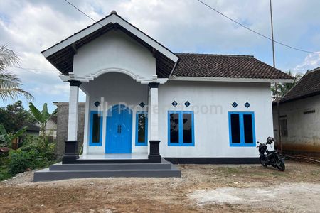 Jual Rumah Siap Huni 300 Juta di Tepi Jalan Raya Kerjo-Karanganyar