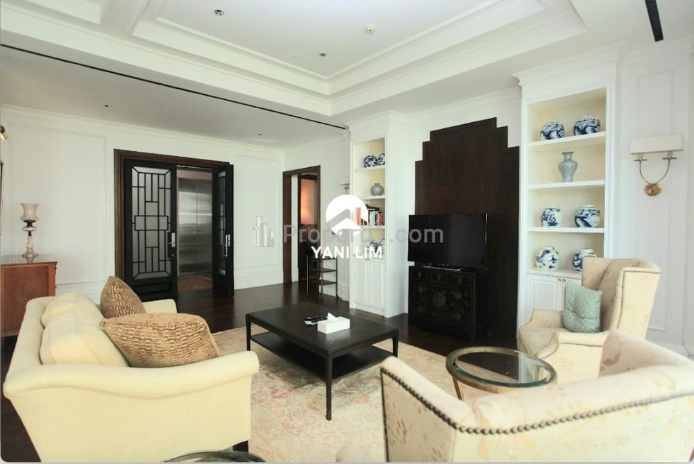 Jual Apartemen Pakubuwono Signature 4+1BR, 385sqm, Pool View, Renovated, Very Well Maintained, Nice Interior Design - Yani Lim 08174969303