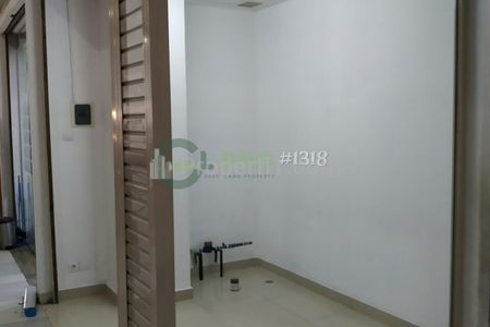 Disewakan Kios Toko / Ruang Usaha di Madison Park Apartemen, Jakarta Barat