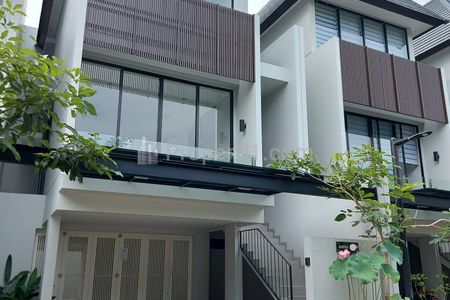 Dijual Rumah Siap Huni 3 Lantai Lebar 7 di Pinang Pesanggrahan Jakarta Selatan