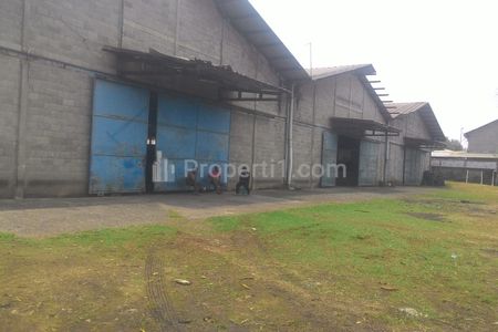 Jual Murah Nego Gudang Luas Tanah 1 Hektar, Bangunan 3600 m2 di Raya Cileungsi, Bogor