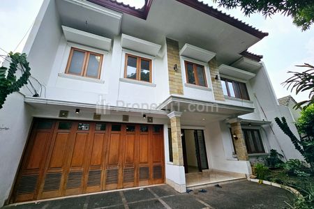 Sewa Rumah Murah Siap Huni Ada Kolam Renang Bisa Buat Kantor di Erlangga, Dekat SCBD, Senopati, Gunawarman, Kebayoran Baru, Jakarta Selatan