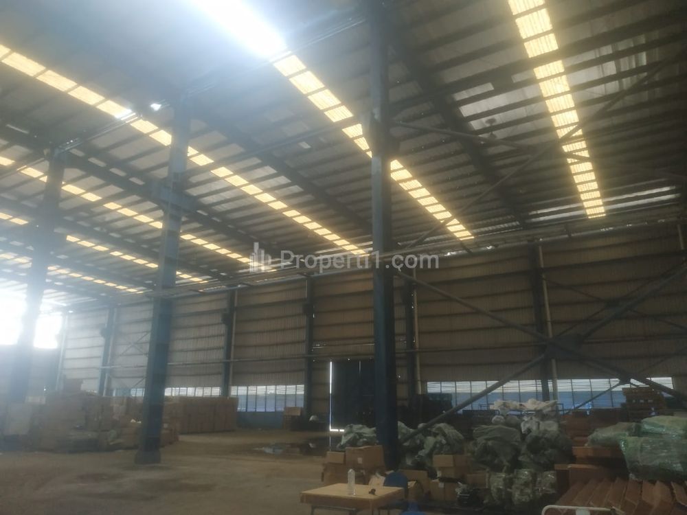Jual Gudang Siap Pakai SHM Pinggir Jalan Luas Tanah 8000 m2, Bangunan 5000 m2 di Jalan Kapuk Kamal, Kayu Besar, Jakarta Barat