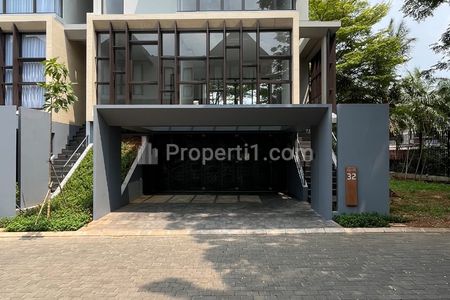 Dijual Rumah 3 Lantai  Fasilitas Lengkap di Cilandak Jakarta Selatan