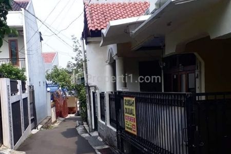 Jual Rumah Second Strategis dan Nyaman di Cipedak Raya, Jagakarsa, Jakarta Selatan