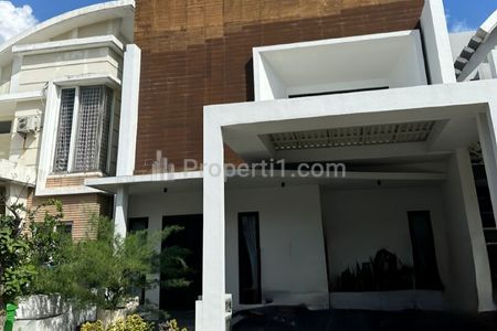 Dijual Rumah Baru Royal Residence Buckingham Modern ROOFTOP Desain Lokasi TerDEPAN dekat Honda Royal Wiyung, Pakuwon Mall, PTC, Citraland