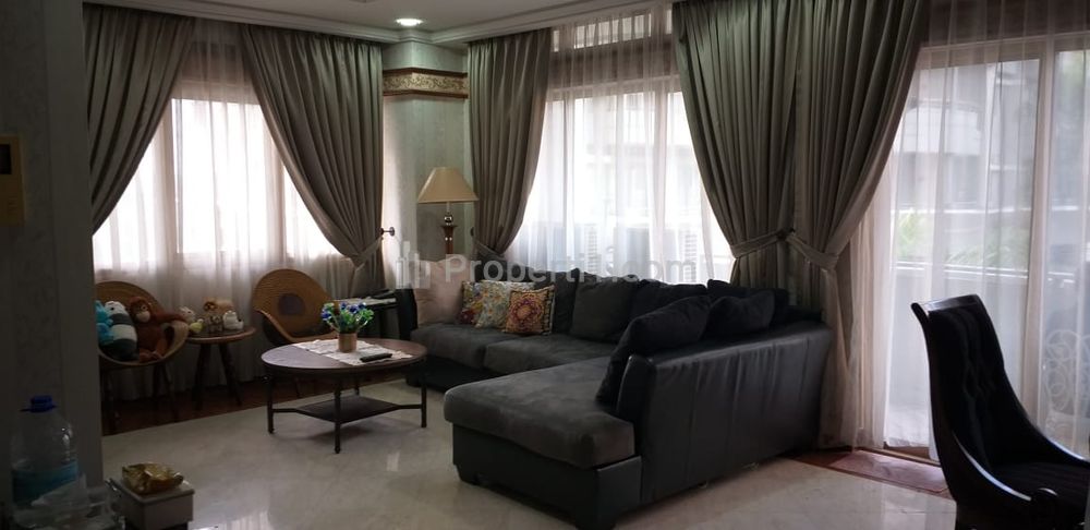 Dijual Apartemen Somerset Grand Citra Kuningan Jakarta Selatan – 3+1 BR Fully Furnished
