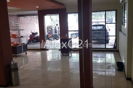 Dijual / Disewakan Ruko ( 2 Lantai ) di Tegal Parang, Mampang Prapatan, Jakarta Selatan