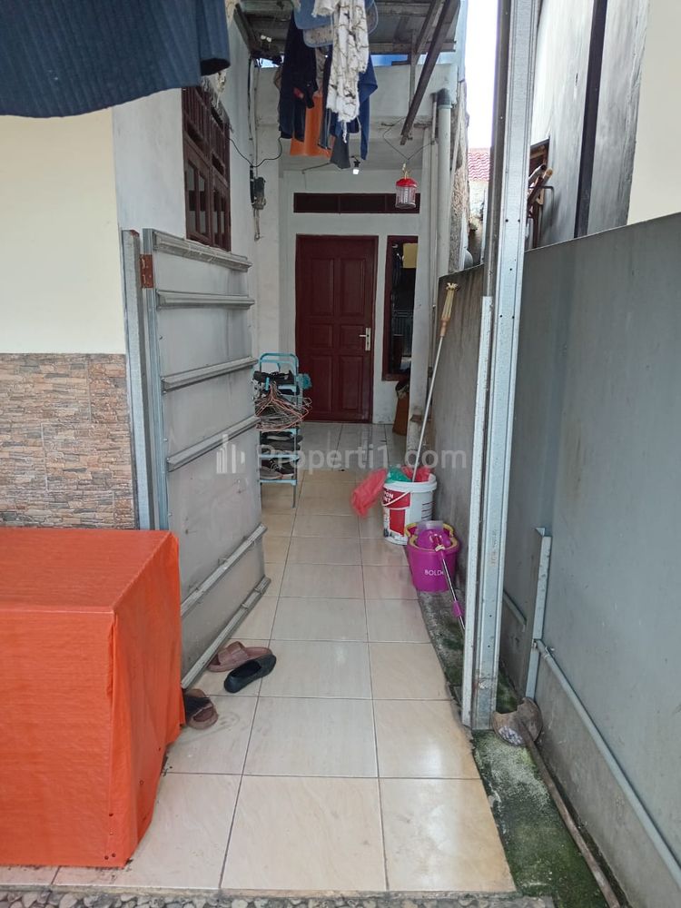 Tampak depan unit kontrakan 
