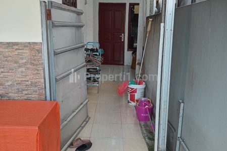 Tampak depan unit kontrakan 