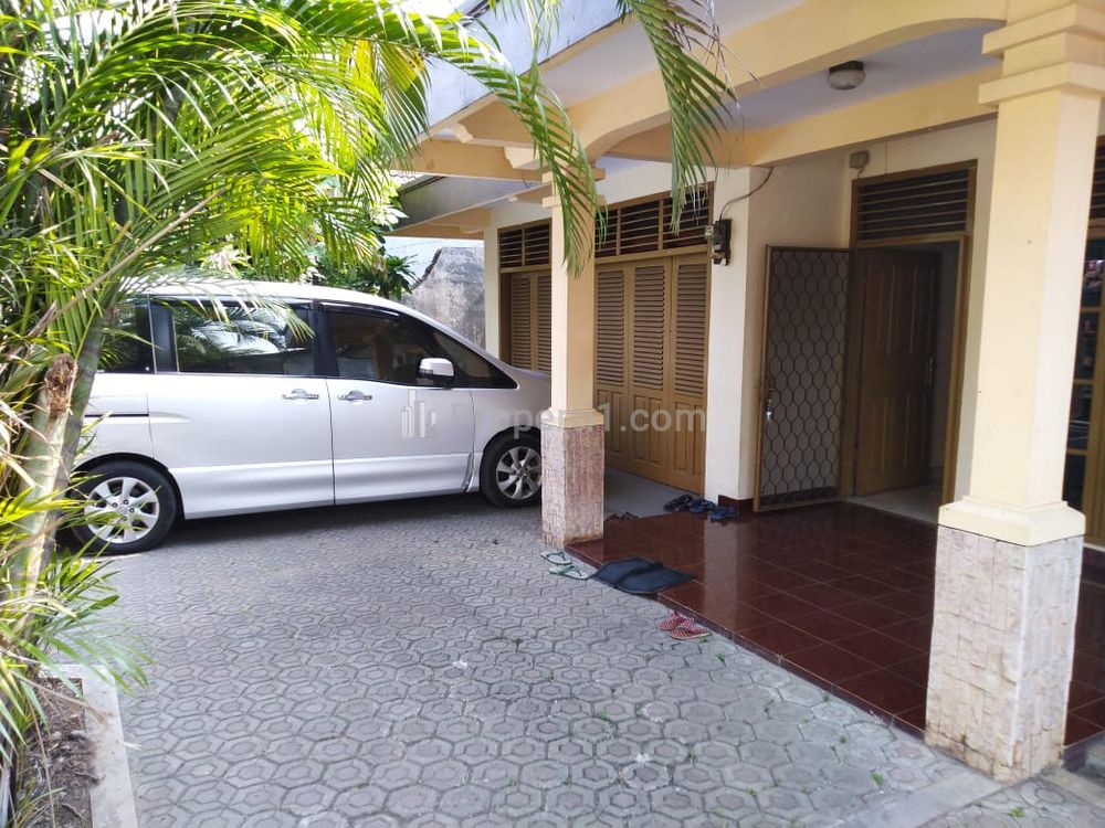 Dijual Cepat Rumah dan Tanah Kosong (1 Hamparan) di Jakasampurna, Bekasi Barat, Bekasi