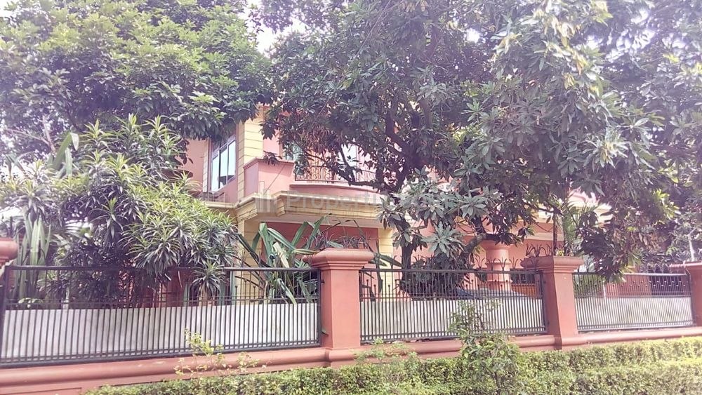 Tampak depan