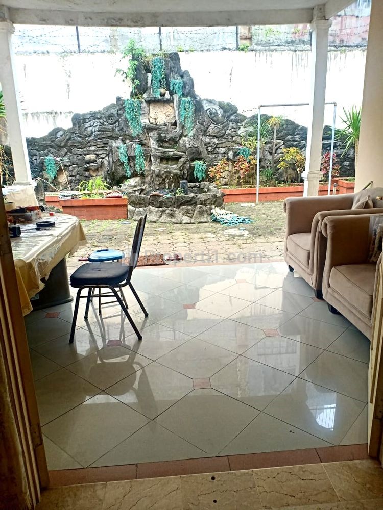 Halaman samping