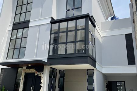 Dijual Rumah Mewah 3 Lantai 3 Kamar Mandi di Pasar Minggu Jakarta Selatan