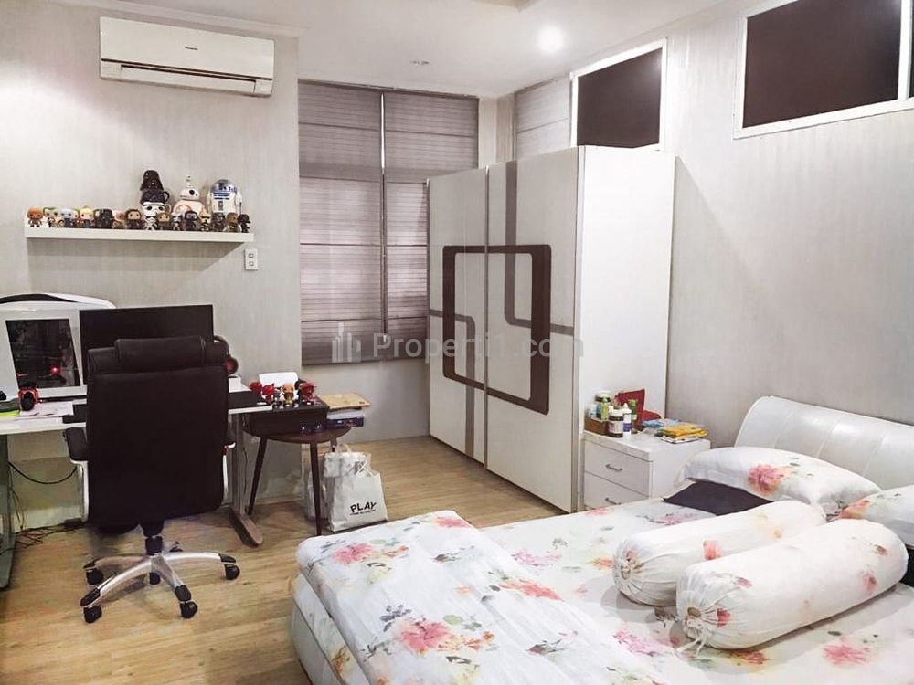 Dijual Rumah di Green Garden Luas 795 m2, Jakarta Barat