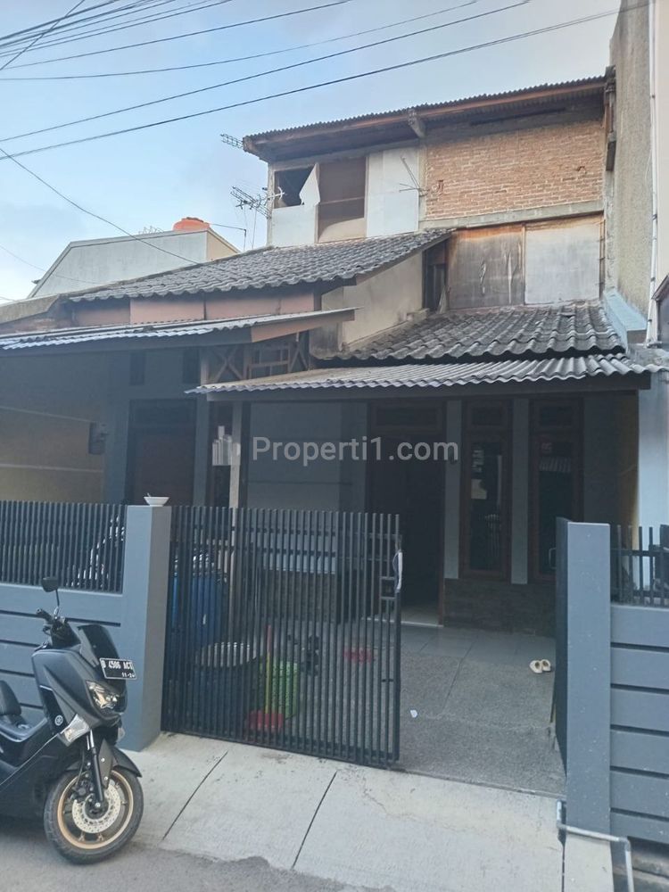 Jual Rumah 2 Lantai Sayap Jalan Purwakarta Antapani Bandung