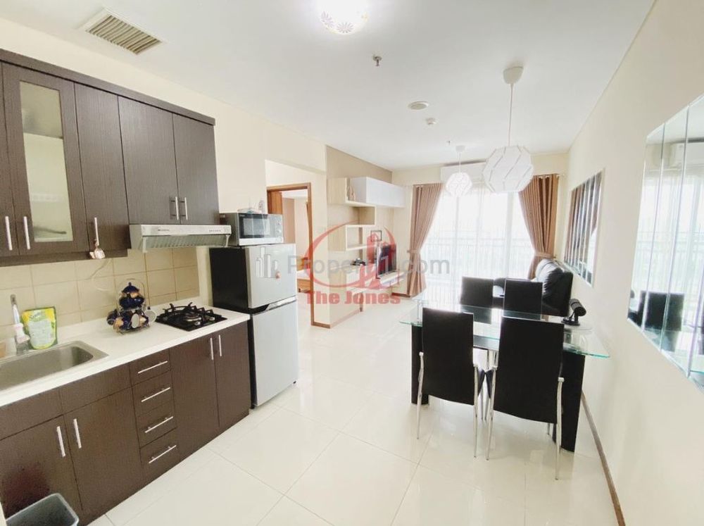 Sewa Apartemen Thamrin Executive Residences - 2 Bedroom Furnished, Comfortable, Clean and Strategic Unit – Walking Distance to Grand Indonesia