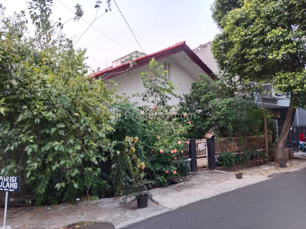 Jual Murah Nego Rumah Tua di Huk Luas 280 m2 di Tebet Barat, Jakarta Selatan, Dekat Masjid, Akses 2 Mobil