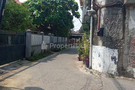 Dijual Butuh Cepat Tanah Kosong Strategis, Nyaman, dan Aman dalam Lingkungan Komplek di Jalan Raya Kelapa 2 Depok