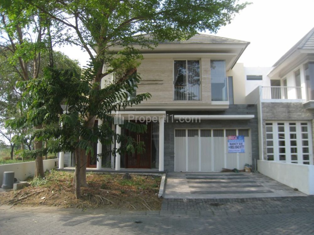 Sewa Rumah 2 Lantai, 4 Kamar, Siap Huni di CitraLand The GreenLake Surabaya