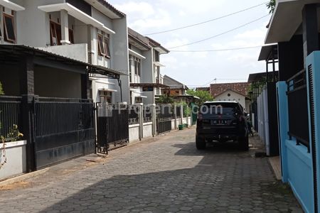 Dijual Rumah Apik 2 Lantai di Sleman, Dekat Amplaz Jogja