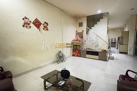 Jual Ruko Gandeng Siap Huni di Jalan KL Yos Sudarso Gg. Lorong 1 (Daerah Glugur Kota), Medan