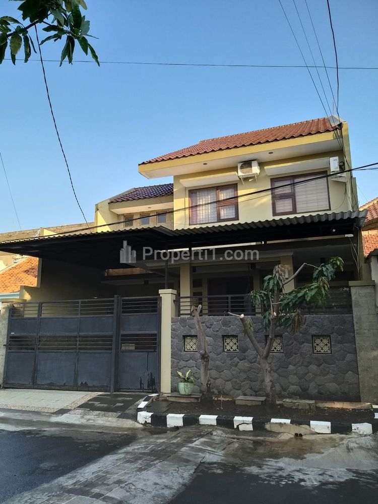 Jual Rumah Dua Lantai Bagus di Jalan Rungkut Asri Surabaya