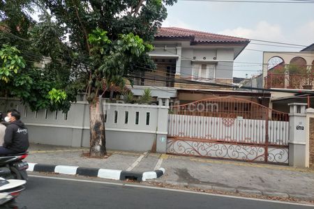 Dijual Rumah di Lokasi Strategis Jalan Lontar Raya, Tanjung Duren, Jakarta Barat