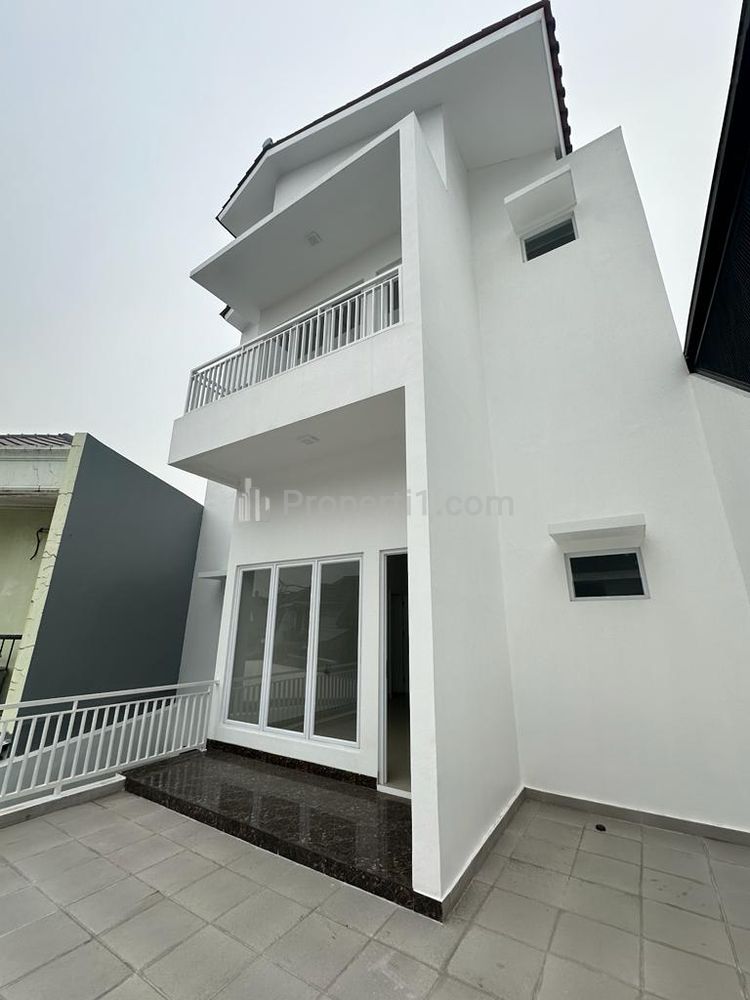 Jual Rumah Siap Huni SHM Akses Satu Mobil Luas Tanah Fisik 170 m², Bangunan 300 m², 3 Lantai di Tebet Timur, Dekat MT Haryono, Jakarta Selatan