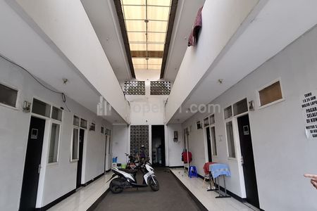 Jual Cepat Rumah Kost 16 Kamar + Kamar Mand Dalam di Antapani Bandung, 50 m dari Jalan Utama Samping Mitra Dago Occupancy 80% Token Listrik Tiap Kamar