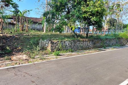 Dijual Tanah Pekarangan Datar 1000m² Selatan Kecamatan Kerjo Karanganyar