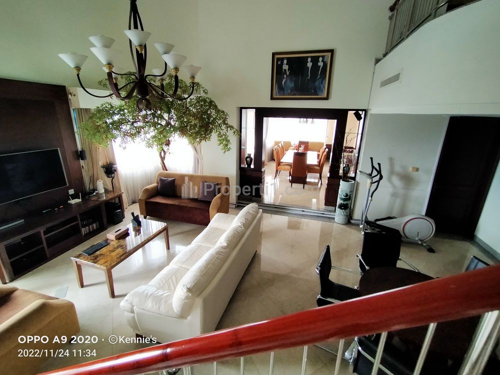 Dijual Apartemen Penthouse Park Royale Gatot Subroto Jakarta, 262 m2, Fully Furnished 4+1 Kamar