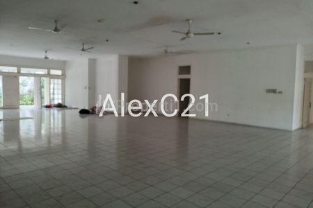 Dijual Rumah Lama Hitung Tanah Saja di Kemang, Mampang Prapatan, Jakarta Selatan