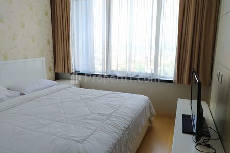 Sewa Apartemen Hamptons Park Dekat Pondok Indah Jakarta Selatan - 2 Kamar Tidur Full Furnished