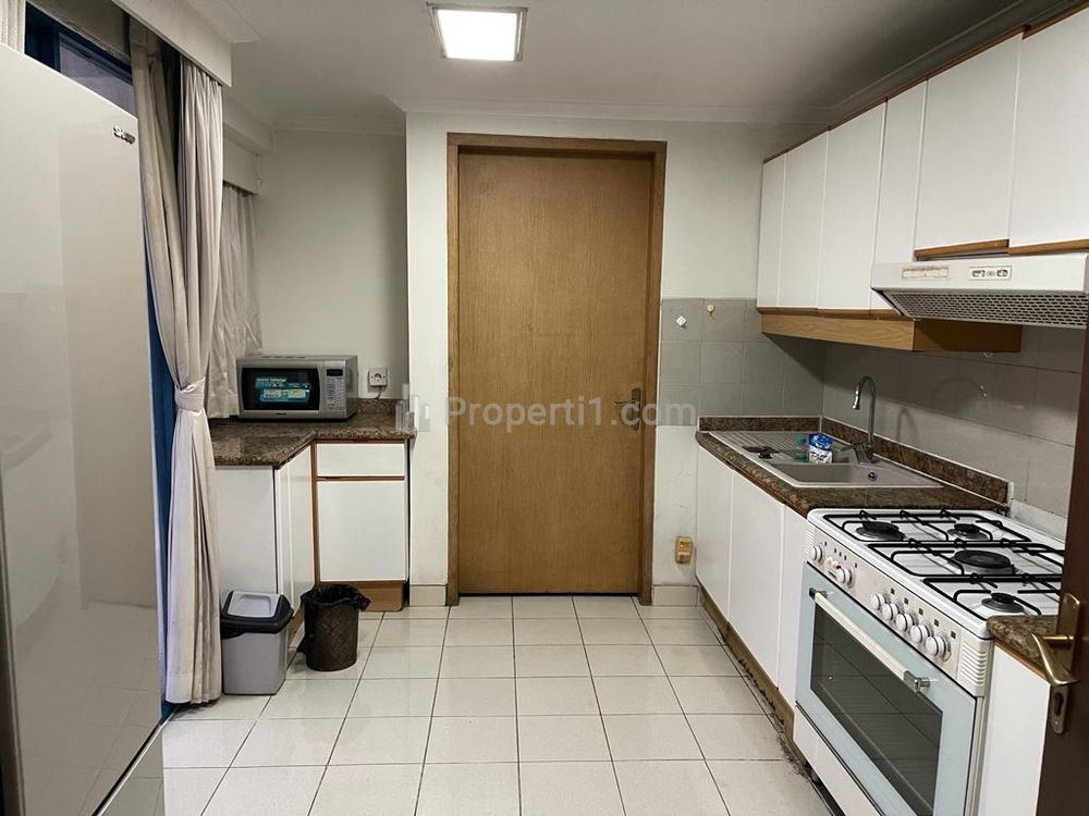 Dijual Apartemen Penthouse Park Royale Gatot Subroto Jakarta, 262 m2, Fully Furnished 4+1 Kamar