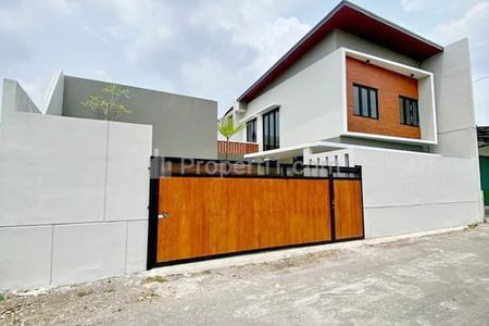 Jual Rumah Baru Modern Minimalis 2 Lantai di Jalan Kaliurang Km 8,5 Sleman Yogyakarta