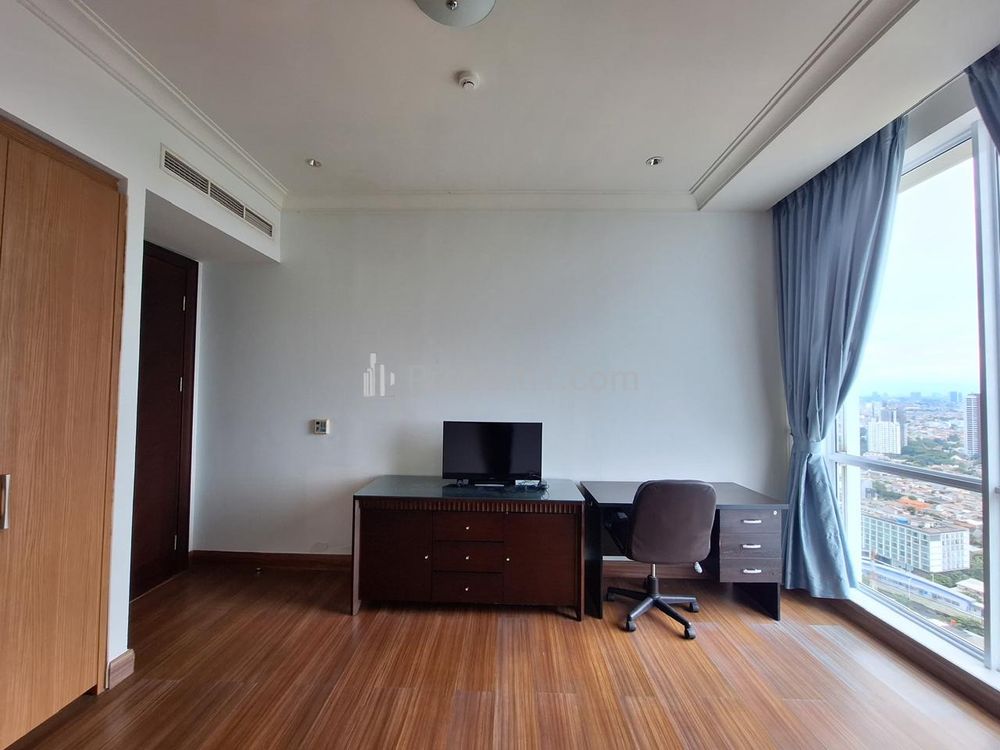 For Sale Apartment Pakubuwono View 3+1 BR Full Furnished