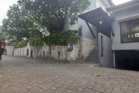 Jual Murah Cepat Rumah Siap Huni Townhouse Ada Kolam Renang di Kemang, Dekat McD Kemang Raya, Ampera, Mampang Prapatan, TB Simatupang, Jakarta Selatan