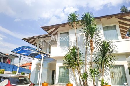 Dijual Rumah Termasuk Furniture di Lebak Bulus, Jakarta Selatan