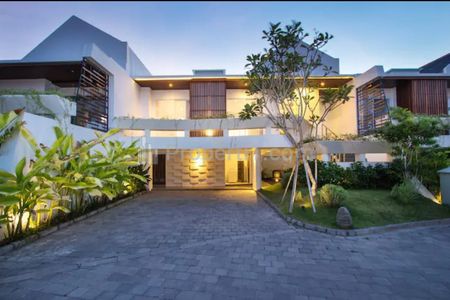 Dijual Rumah Private Villa 3 Bedroom 2 Lantai Siap Huni di Ungasan Badung Bali