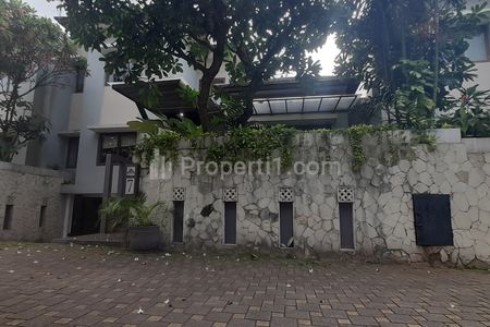 Jual Cepat dan Murah Rumah Townhouse Siap Huni ada Kolam Renang di Kemang, Dekat TB Simatupang, Ampera, Cilandak, Mampang Prapatan, Jakarta Selatan